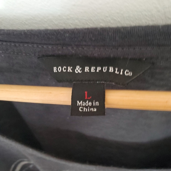 Johnny Cash Man in Black Handkerchief Hem Tee - Picture 5 of 6